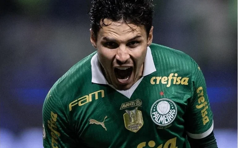 Raphael Veiga mira São Paulo e quer Palmeiras 'ligado' no clássico: 'Todos na mesma frequência'