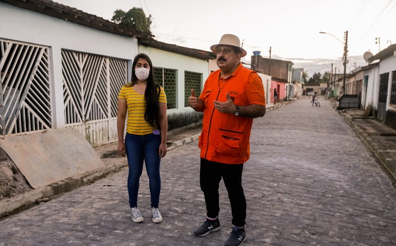 Secretária de Relações Institucionais, Gabriela Gonçalves e prefeito de Rio Largo visitam obras na região do Tabuleiro do Pinto