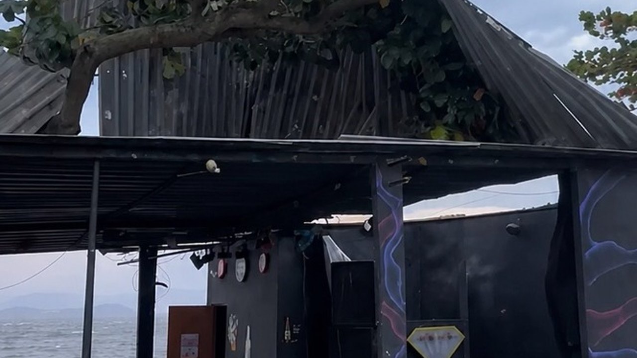 Quiosque na Ilha do Governador tem danos causados pelo vendaval no Rio e lança campanha para reabrir
