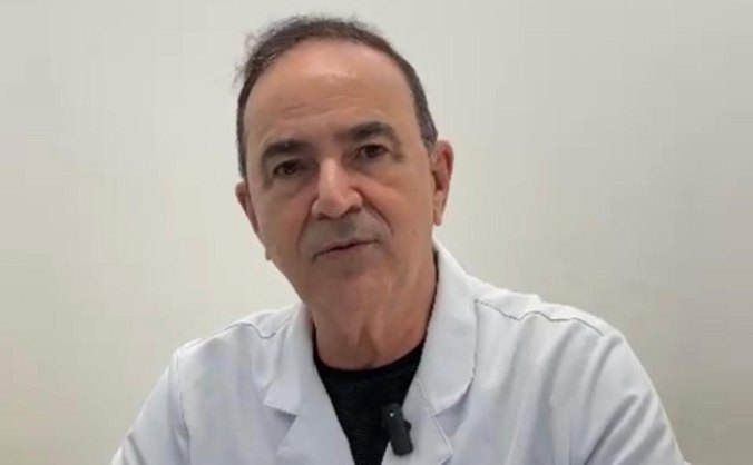 O hematologista Manoel Correia explica que a anemia ocorre quando há diminuição da hemoglobina, substância responsável por transportar o oxigênio no sangue