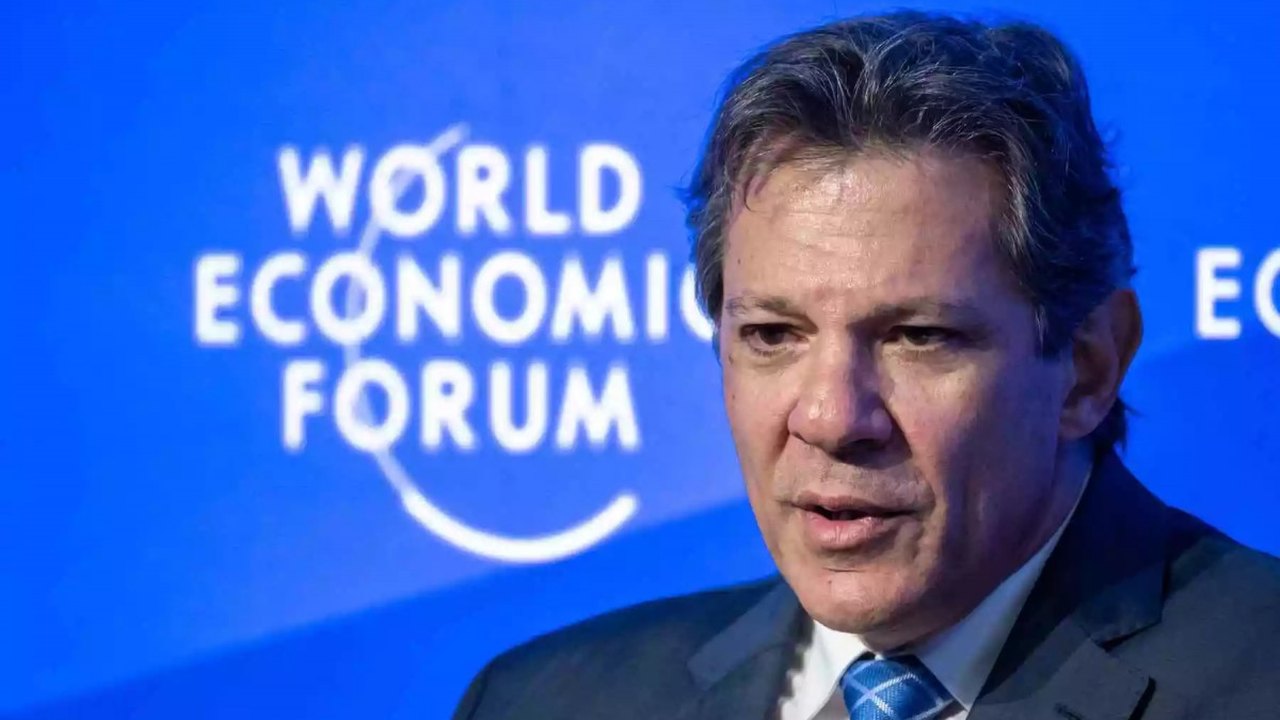 Davos: Haddad alerta para riscos da extrema-direita, mas diz que País segue forte