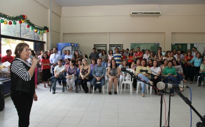 Arapiraca: Servidores confraternizam o Natal no Centro Administrativo