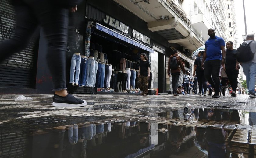 Serviço de energia em São Paulo começa a ser restabelecido