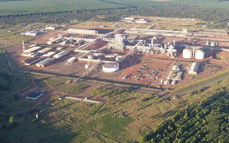 Petrobras anuncia retomada de fábrica de fertilizantes e avalia recompra da refinaria de Mataripe