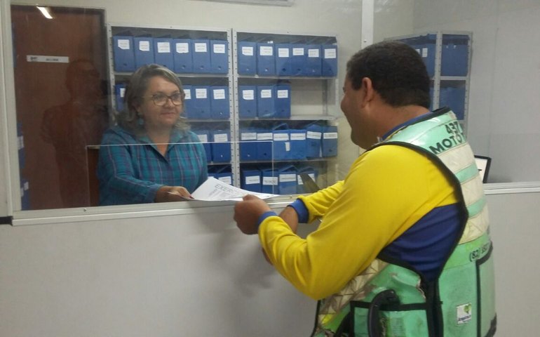 SMTT orienta mototaxistas para inspeção veicular de motocicletas