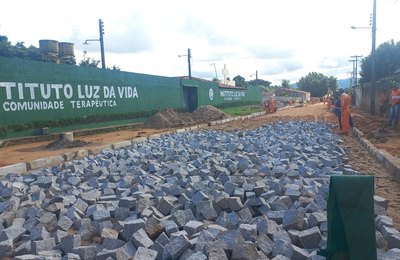 Prefeitura de Palmeira dos Índios inicia obra de drenagem e pavimentação da comunidade Uruçu