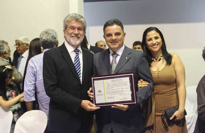 Prefeito Kil Freitas recebe título de cidadão de Juazeiro do Norte, capital da fé nordestina  