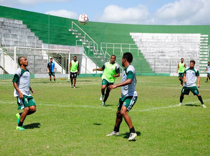 Fora do time: direção do Coruripe anuncia dispensa de três jogadores