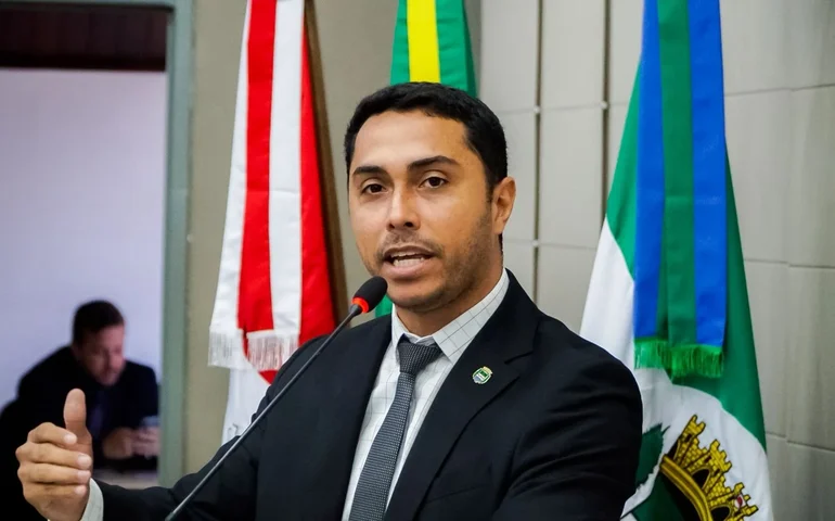 Vereador denuncia que trabalhadores do Shopping Popular estão no prejuízo após furtos de cabos de energia