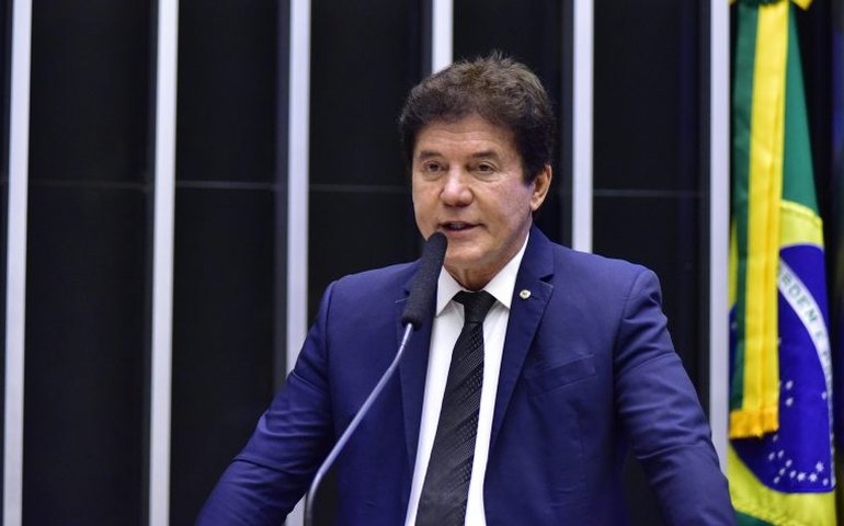 Comissão debate alto preço das passagens aéreas no Brasil