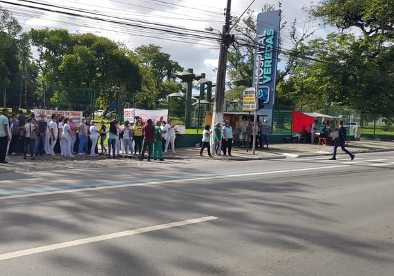 Funcionários do Veredas fazem greve por pagamento de dois meses de salários e férias