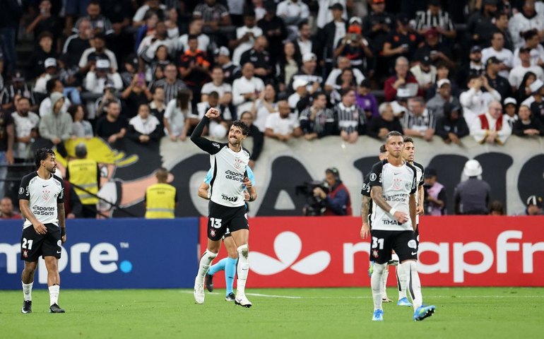 Corinthians vence Santa Fé e encerra jejum em casa pela Libertadores