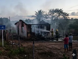 Homem morre carbonizado após incêndio destruir residência em Pão de Açúcar