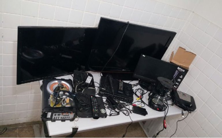 PC prende jovem por arrombar residências na Barra de São Miguel