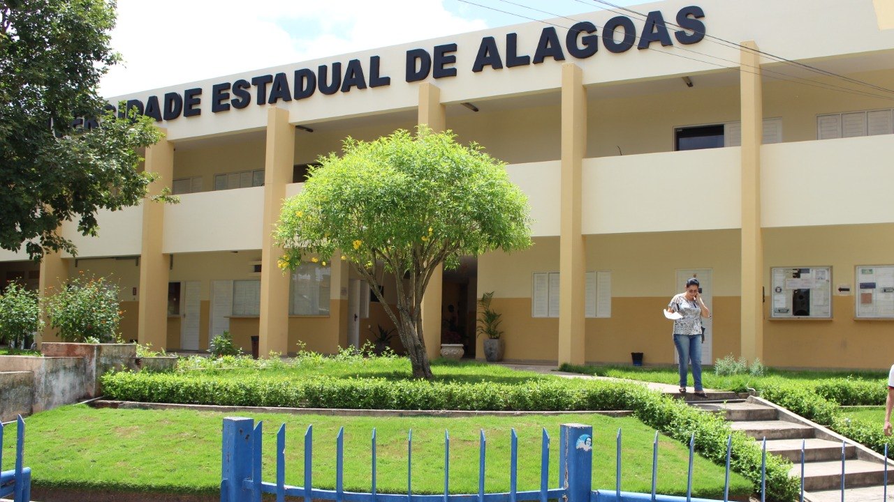 Uneal celebra 50 anos de atuação com programação on-line