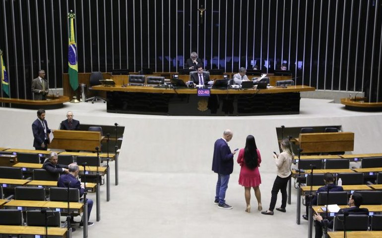 Projeto abre crédito no Orçamento para pagamento de serviço no exterior para a Presidência