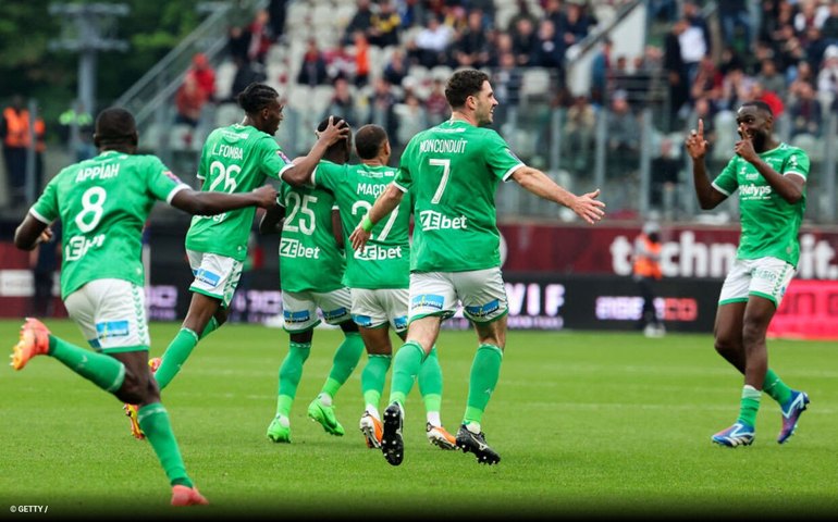 Segundo maior campeão francês é vendido para grupo canadense