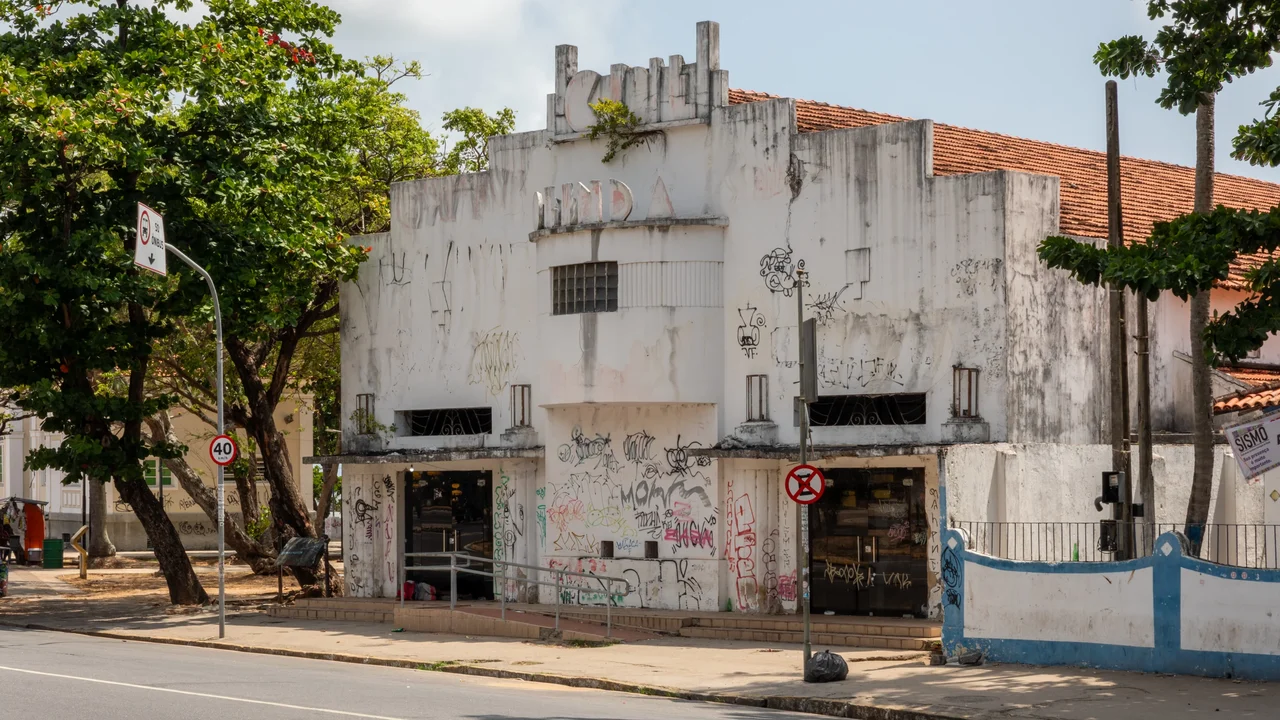 Coletivo CINERUAPE promove sessão de cinema pela reabertura do Cine Olinda