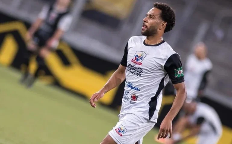 Atlético-MG fecha acordo com Renan Lodi, que fará exames médicos antes de assinar