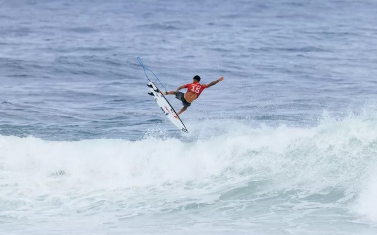 Filipinho, Italo, Samuel e Dora formam semifinal 100% brasileira no Rio Pro