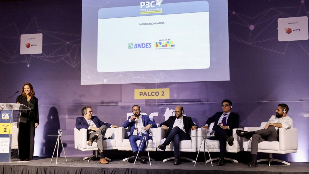 Casal compartilha experiência alagoana em saneamento durante fórum regional de PPPs