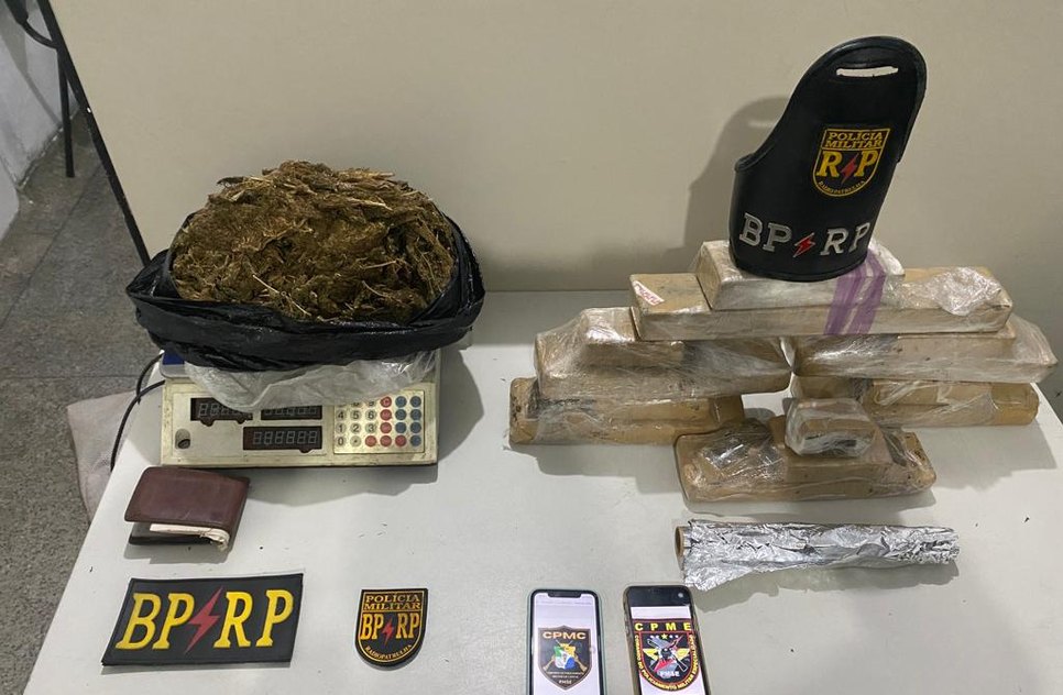 Suspeito de tráfico troca tiros e abandona saco com 8 kg de maconha em Aracaju