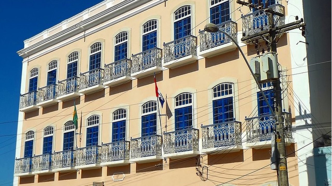 Biblioteca na Praia leva atividades gratuitas para a orla de Maceió no domingo (30)