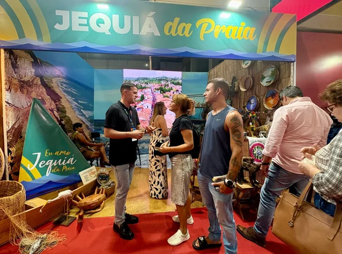 Falésias e Rio Gelado fazem de Jequiá da Praia destaque na Feira dos Municípios