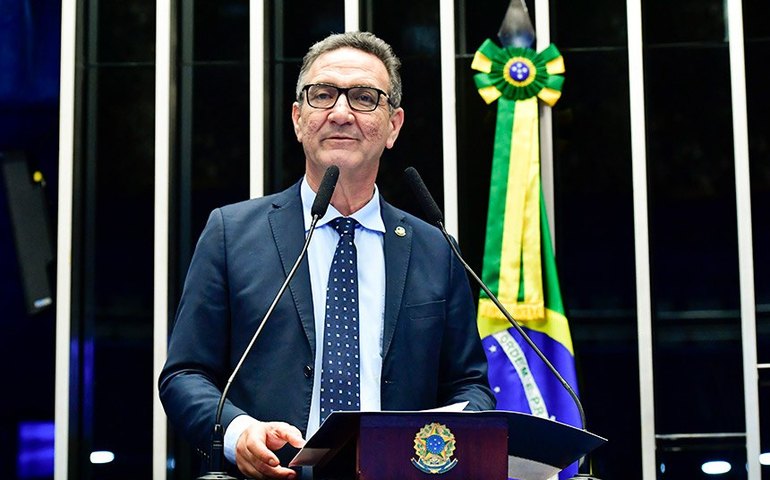 Lucas Barreto defende licença para prospecção de petróleo e gás no Amapá