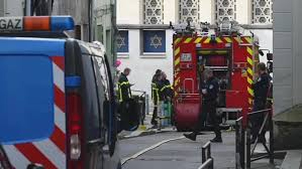 Explosão em frente a uma sinagoga deixa policial ferido na França