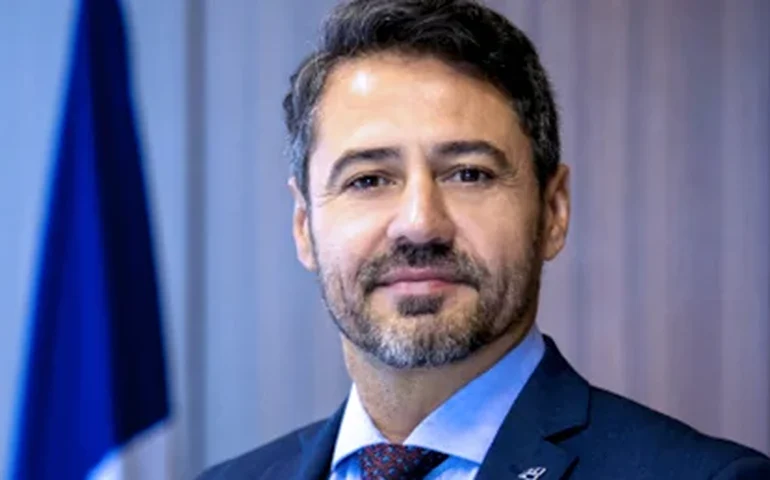 Ex-secretário da Receita que pressionou por liberação de joias de Bolsonaro é demitido