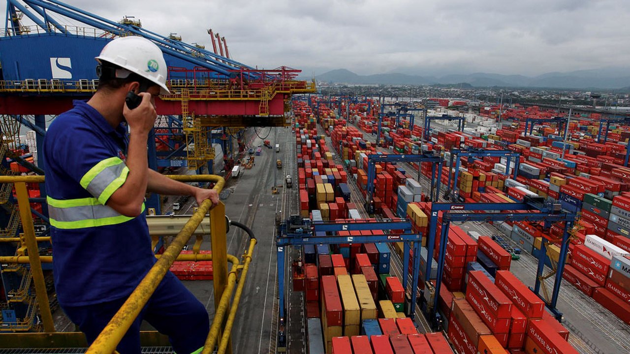 Balança tem superávit de US$ 1,974 bi na 2ª semana de agosto