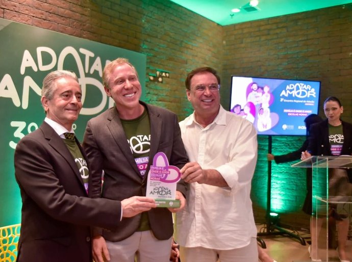 Adotar é amor: Luciano Barbosa destaca união de instituições em projeto de acolhimento social