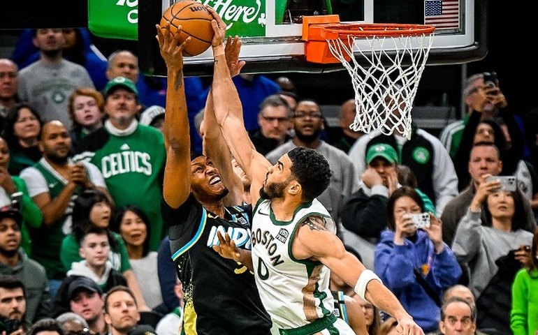 Celtics vencem e mantém melhor campanha da NBA; Embiid volta, mas não impede derrota dos 76ers