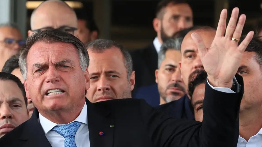 Após virar réu, Bolsonaro nega decreto de golpe de Estado