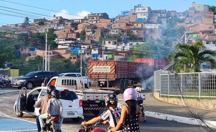 Acidente deixou o trânsito lento na região de Mangabeiras, parte baixa de Maceió