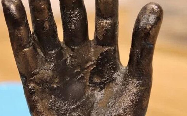 Arqueólogos encontram cerca de 2.000 fragmentos de estátuas de bronze em 'ferro-velho' turco (FOTOS)