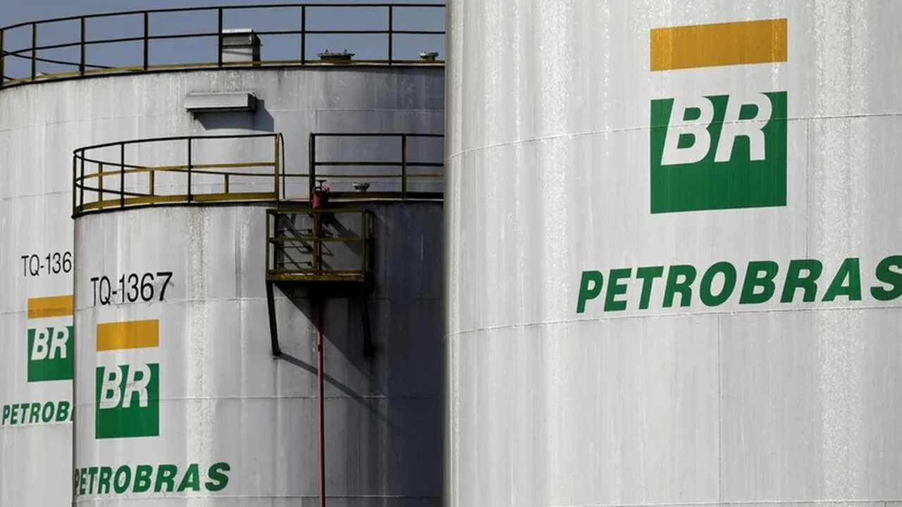 Petroleiros rejeitam proposta da Petrobras sobre ACT e decretam estado de greve