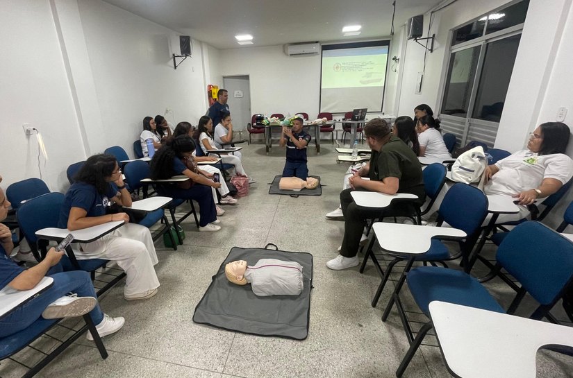 Samu recebe visita técnica de acadêmicos de enfermagem da Faculdade Estácio