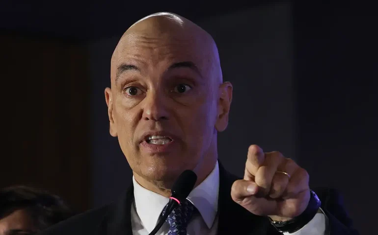 Ministros do STF defendem Moraes e negam irregularidades