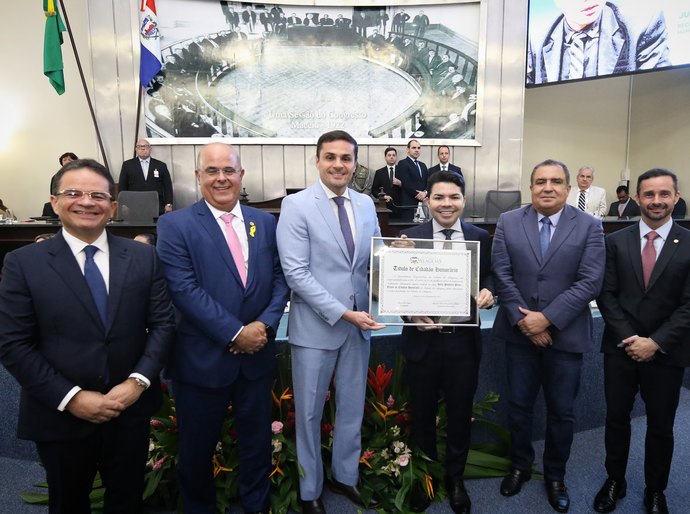 Juiz Hélio Pinheiro recebe o título de Cidadão Honorário de Alagoas