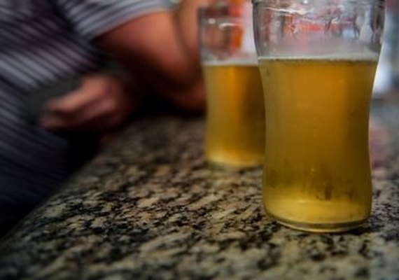 Governo adia aumento de imposto para bebidas frias