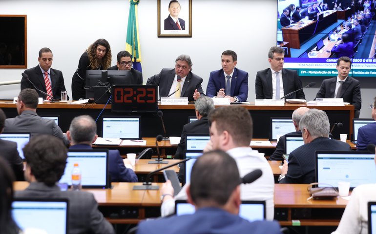 CPI das Apostas vota 71 requerimentos de convocação de jogadores investigados e diretor da PF