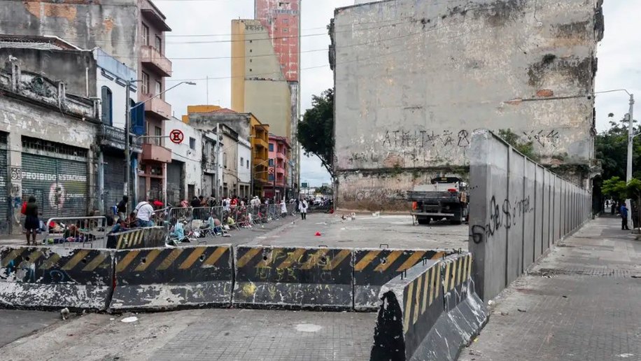 Moraes rejeita ação do PSOL contra muro na Cracolândia em São Paulo