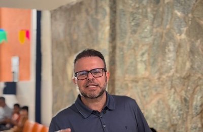 No Dia Nacional do Orgulho Autista, Léo Loureiro destaca avanços da causa e reforça compromisso com a inclusão