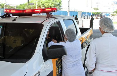 Influenza: drive-thru imuniza mais de nove mil usuários em Maceió
