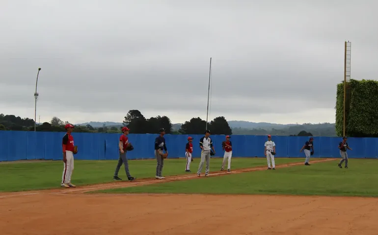 'Quero ensinar mais do que apenas beisebol', diz professor japonês enviado pelo governo do Japão ao Rio