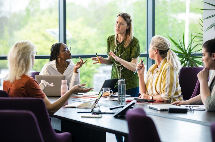 Mulheres lideram práticas de sustentabilidade no país e priorizam embalagens recicladas, aponta pesquisa
