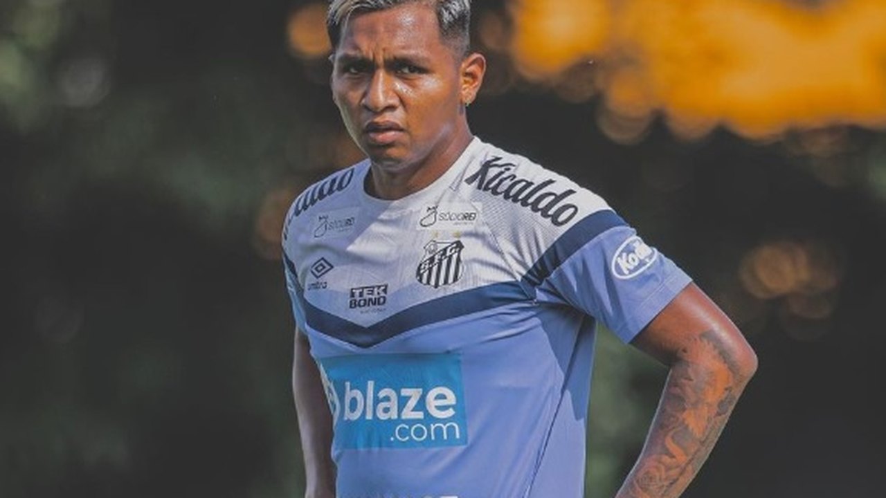 Sem jogar há três meses, colombiano Morelos quer estrear no Santos contra o Cruzeiro