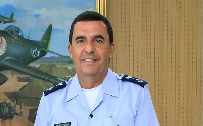 Comandante da FAB parabeniza militares indicados por Lula e elogia sucessor